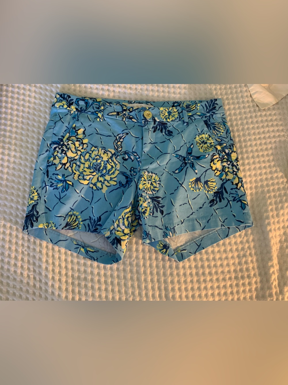 NWOT Lilly Pulitzer 5” Callahan Mid Rise Shorts size 4 Blue Breakers Beach